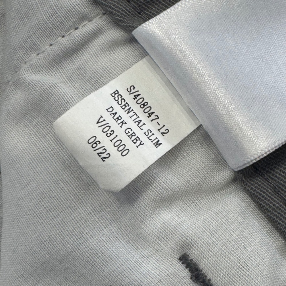 Old Navy Slim BuiltIn Flex Men Chino Pants Dark Grey label size 28x30 Flat Front - Picture 8 of 9